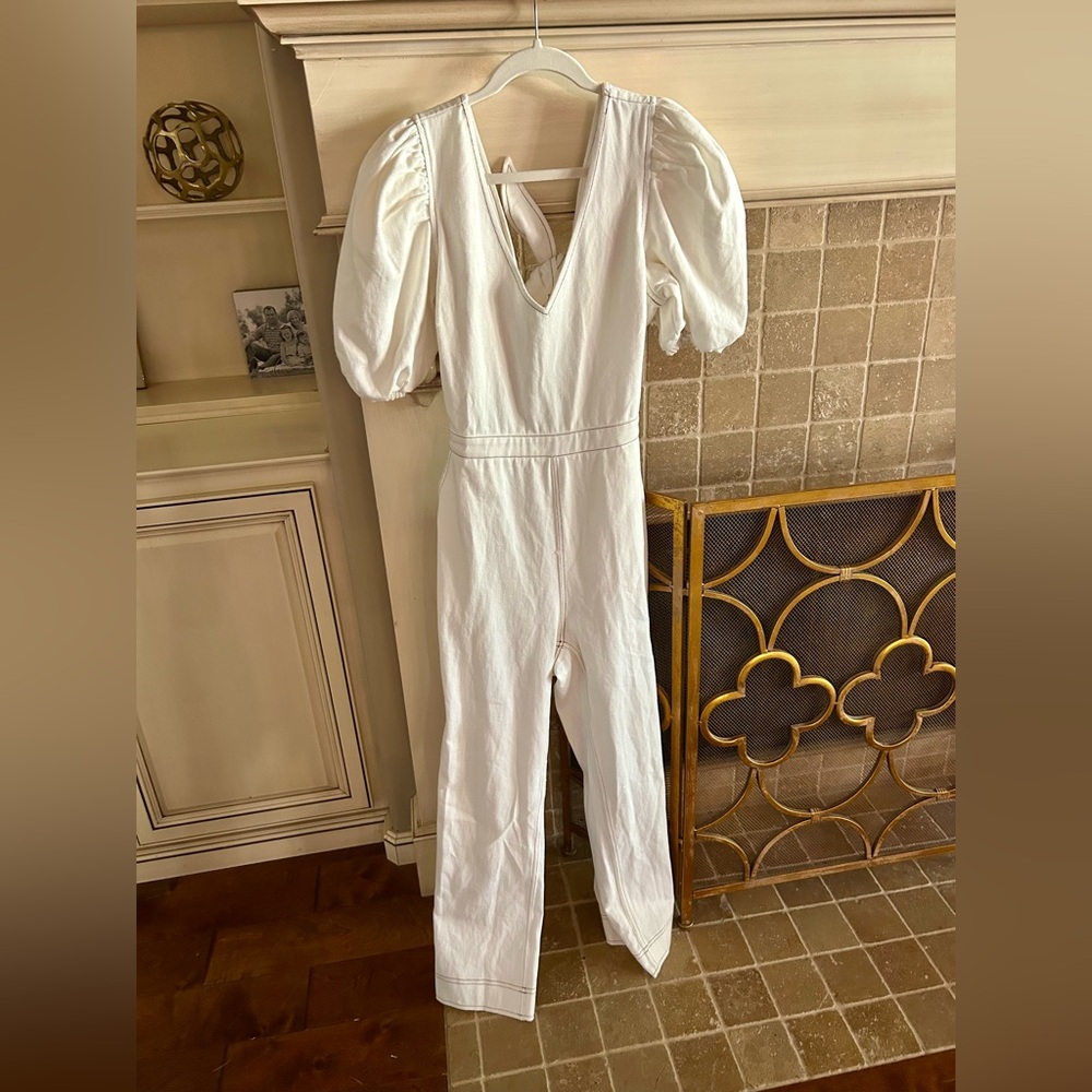 Chic White Puff Sleeve V-Neck Jumpsuit